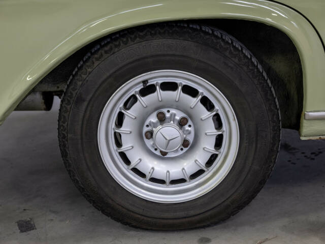 Mercedes-Benz 250 S