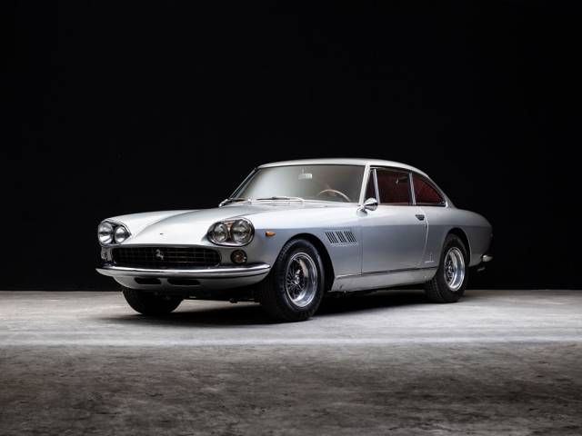 Bild 1/29 von Ferrari 330 GT 2+2 (1965)