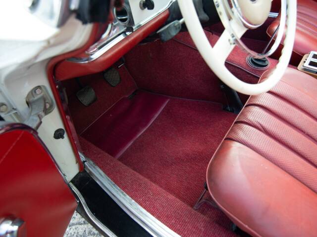 Mercedes-Benz 230 SL