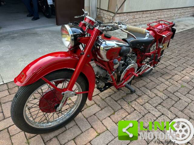 Immagine 1/10 di Moto Guzzi DUMMY (1952)