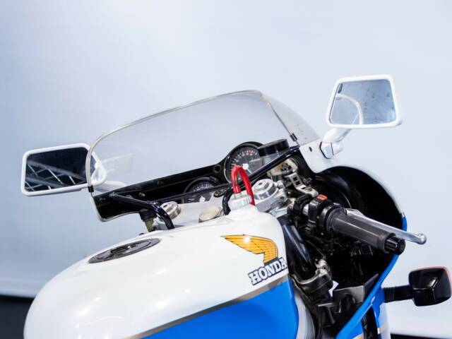 Honda VFR 750R RC 30