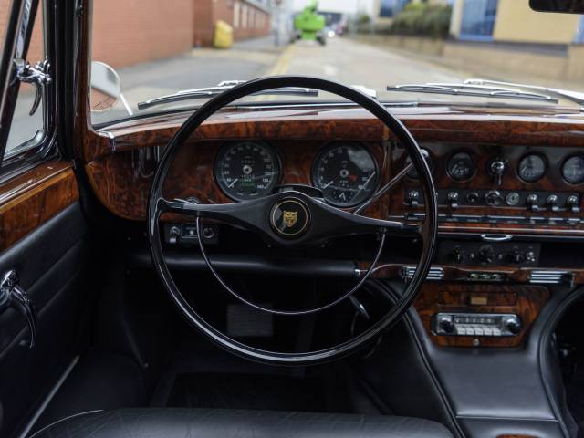 Jaguar Mk X 4.2