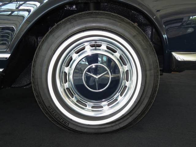 Mercedes-Benz 280 SL