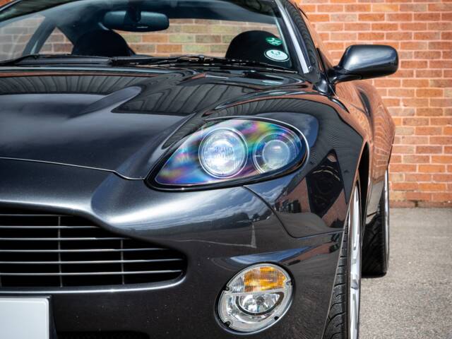 Aston Martin V12 Vanquish S