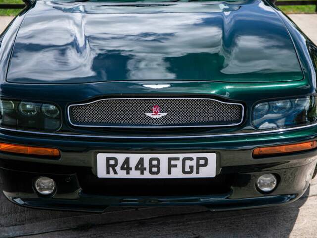 Aston Martin V8 Coupé