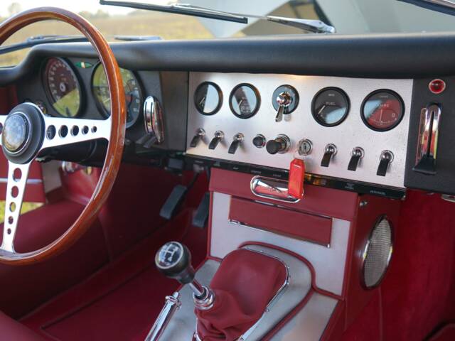 Jaguar E-Type 3.8