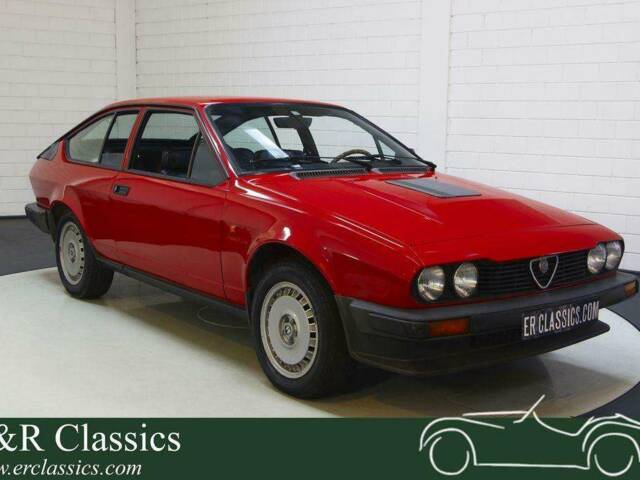 Imagen 1/15 de Alfa Romeo GTV 6 2.5 (1981)