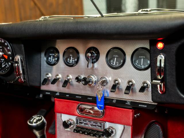Jaguar E-Type 3.8