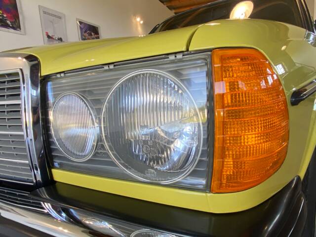 Mercedes-Benz 200 D