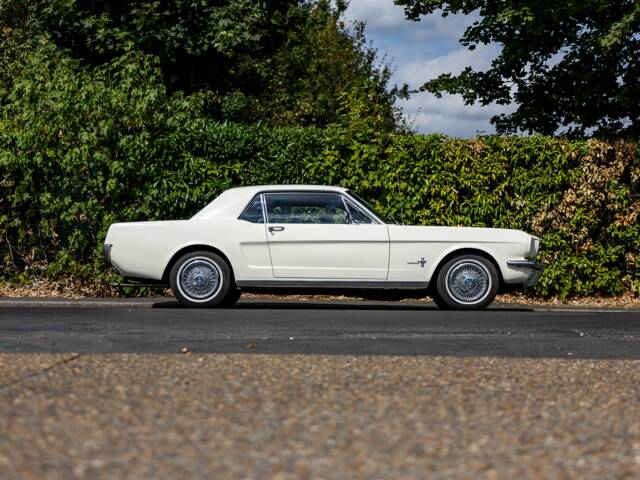 Ford Mustang 200