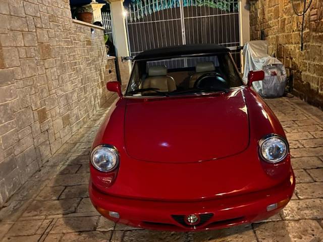 Image 1/40 of Alfa Romeo 2.0 Spider (1990)