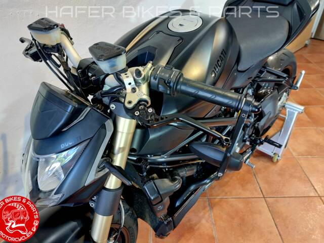 Ducati 848 EVO