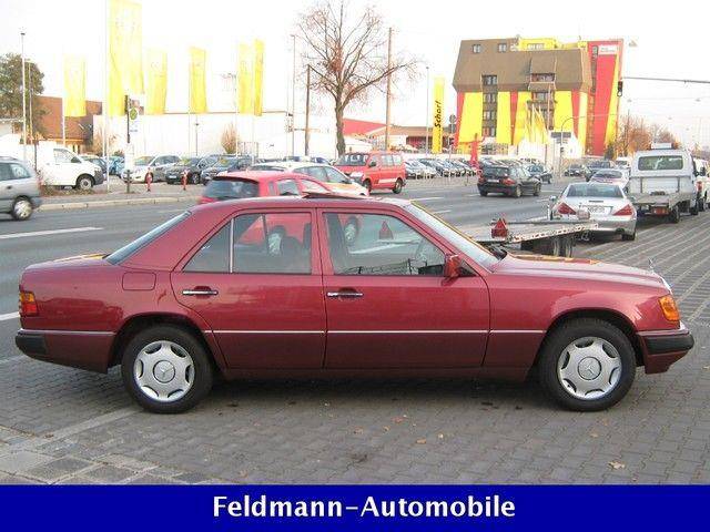 Mercedes-Benz 230 E