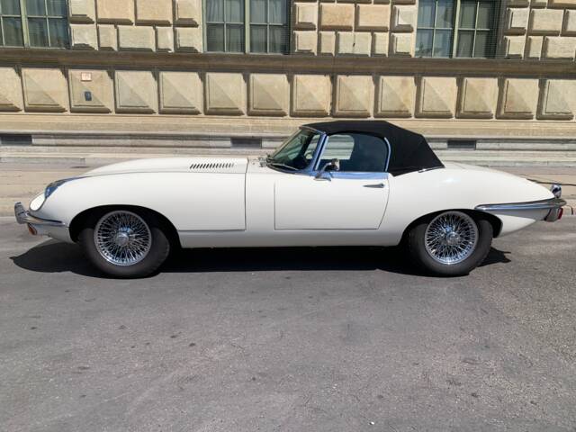 Image 1/29 de Jaguar E-Type (1969)