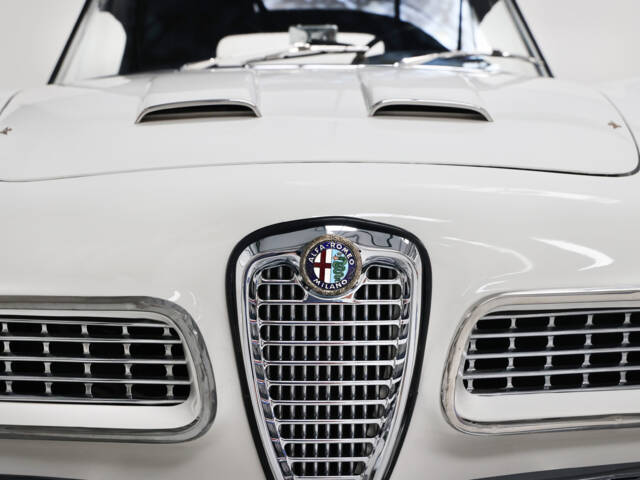 Alfa Romeo 2000 Spider