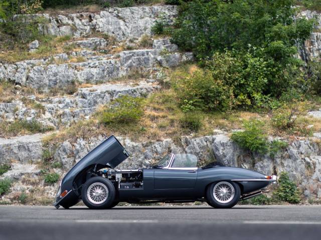 Jaguar E-Type 3.8