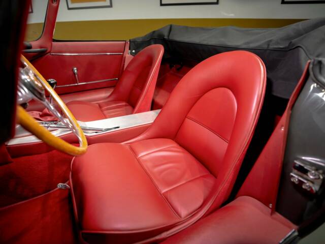 Jaguar E-Type 3.8 Flat Floor