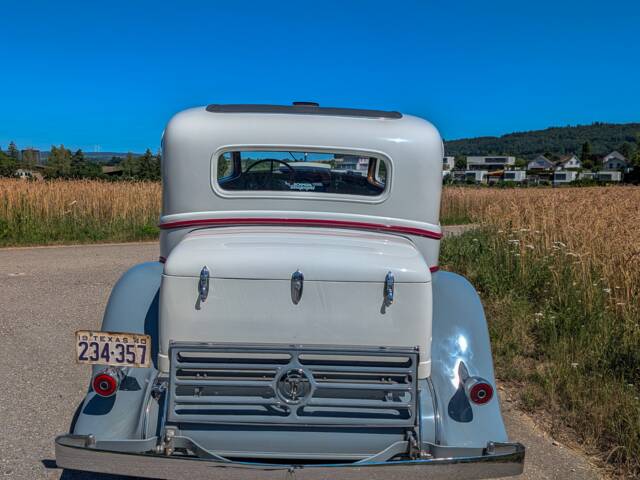 Cadillac 452 B Town Coupe