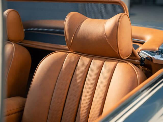 Mercedes-Benz 280 SL