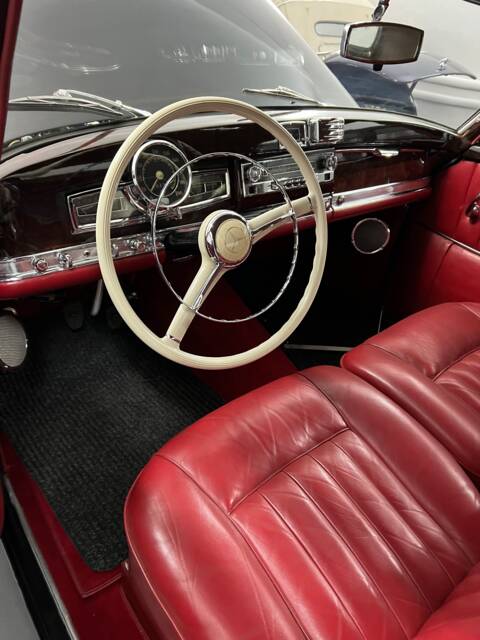 Mercedes-Benz 300 S
