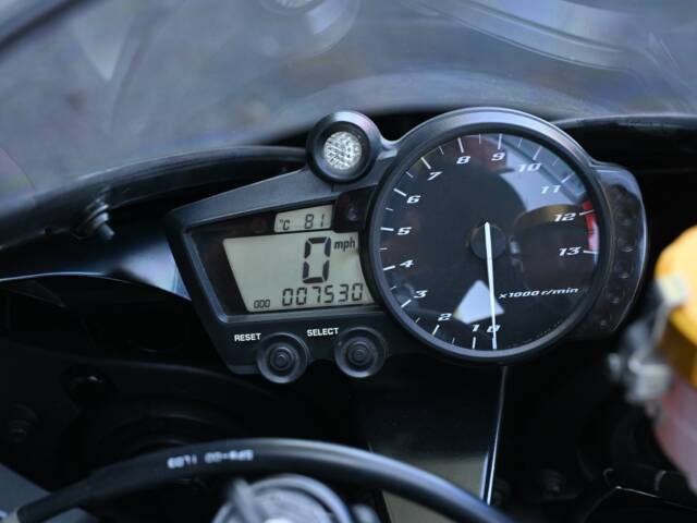Yamaha YZF-R1