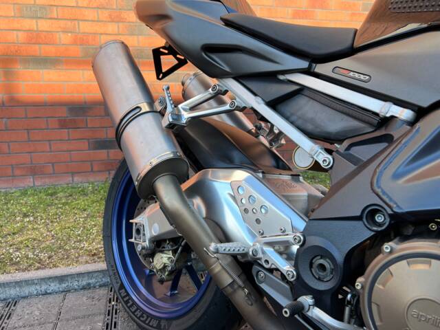 Aprilia RSV 1000 R