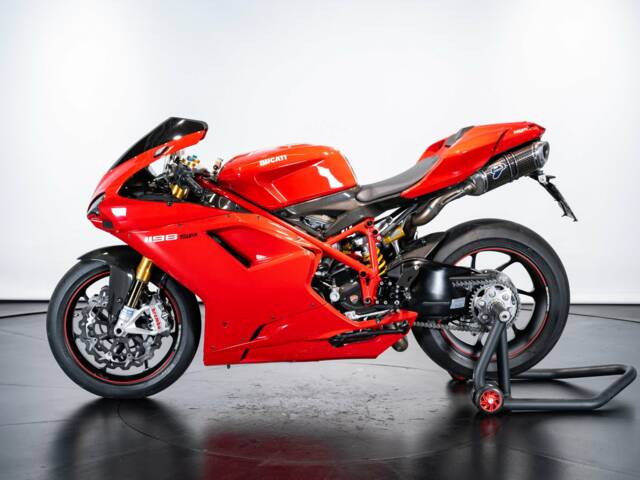 Afbeelding 1/50 van Ducati DUMMY (2011)