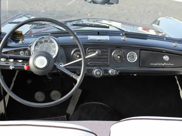 Nash Metropolitan