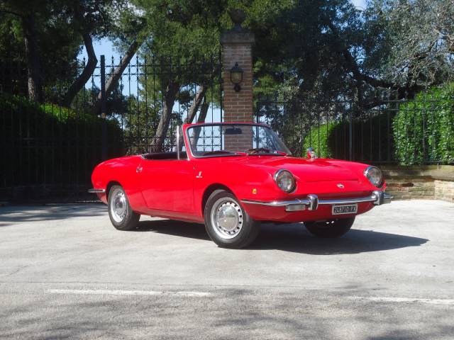 Immagine 1/15 di FIAT 850 Spider (1968)