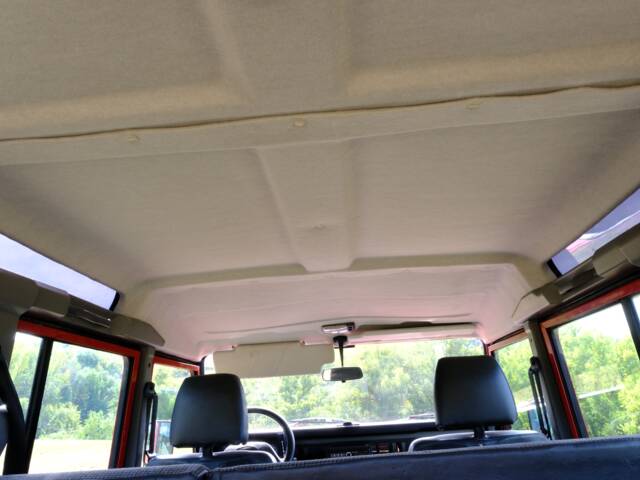 Land Rover Defender 110 300Tdi