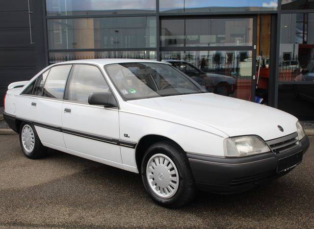 Bild 1/9 von Opel Omega 2,0i (1991)