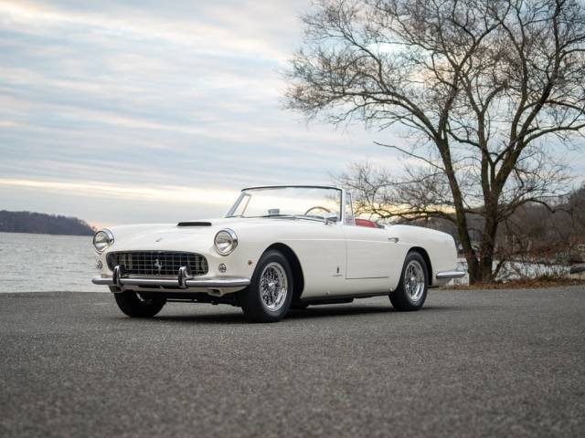 Immagine 1/44 di Ferrari 250 GT (1961)