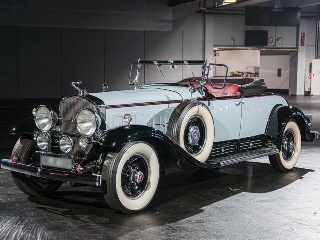 Afbeelding 1/12 van Cadillac V16 452 Dual Cowl Phaeton (1930)