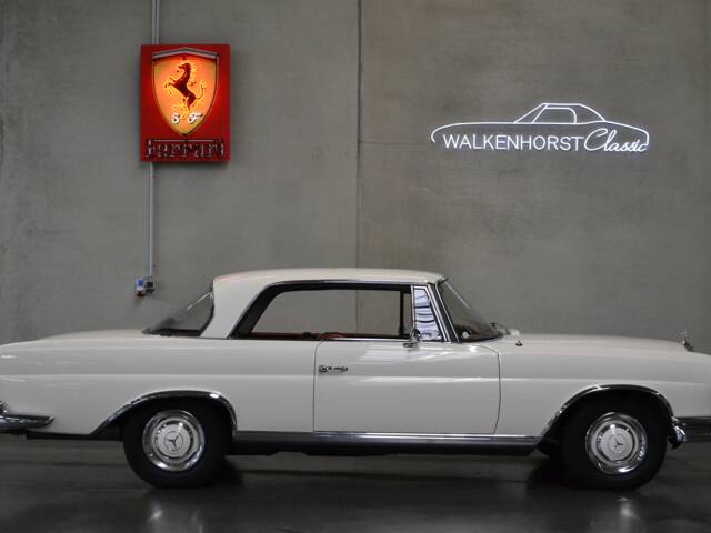 Mercedes-Benz 250 SE