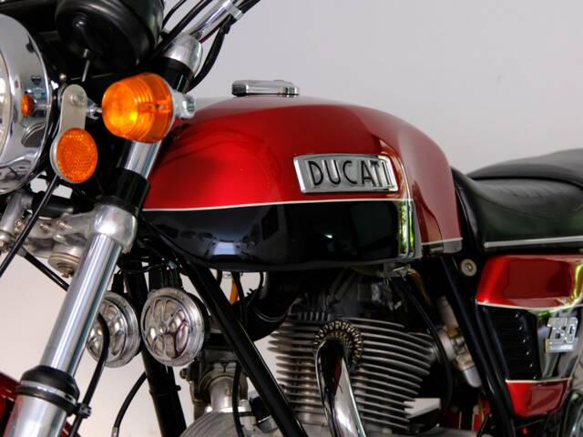 Ducati 750 GT