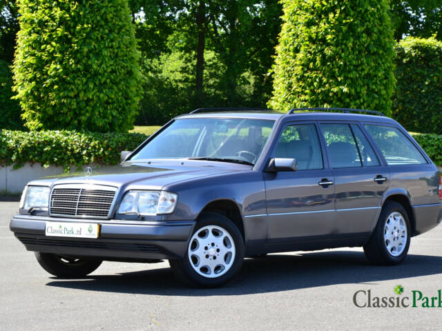 Image 1/44 of Mercedes-Benz E 280 T (1994)