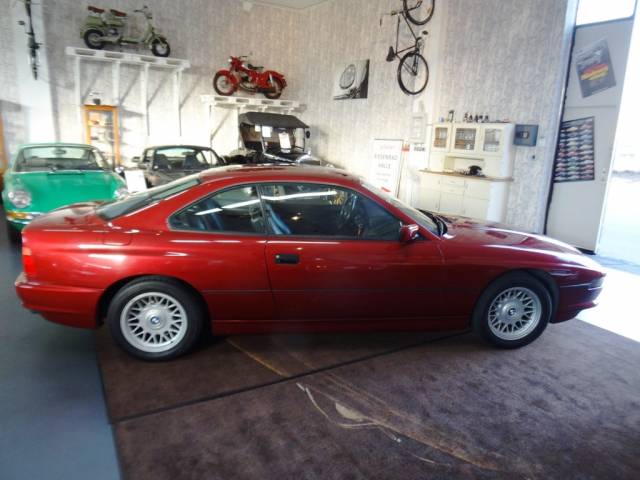 BMW 850i
