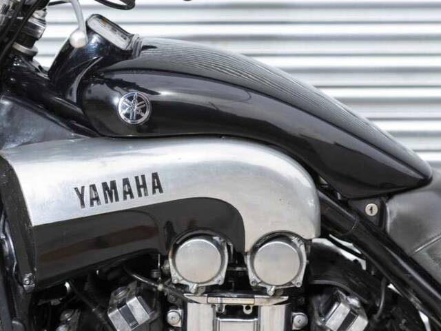 Yamaha V-Max 1200