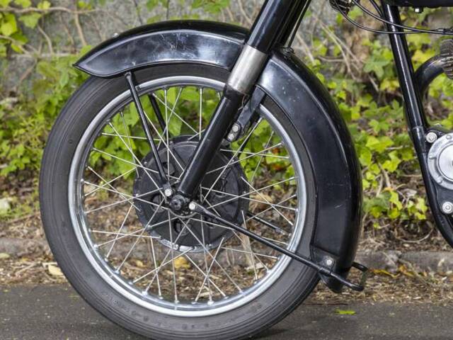 BSA B 33