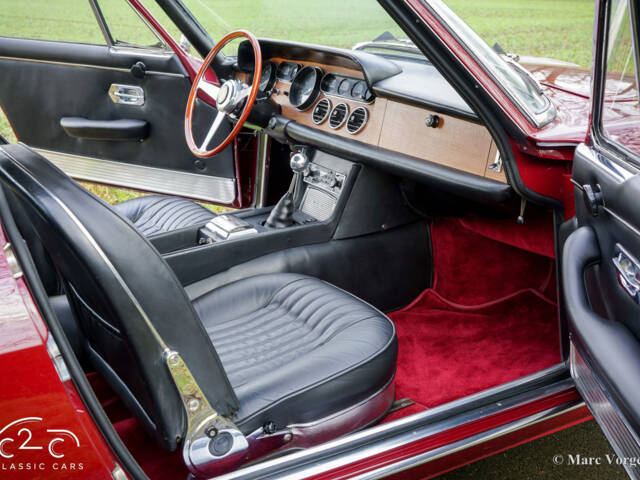 Ferrari 330 GT 2+2