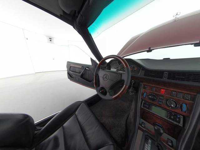 Mercedes-Benz 300 CE-24