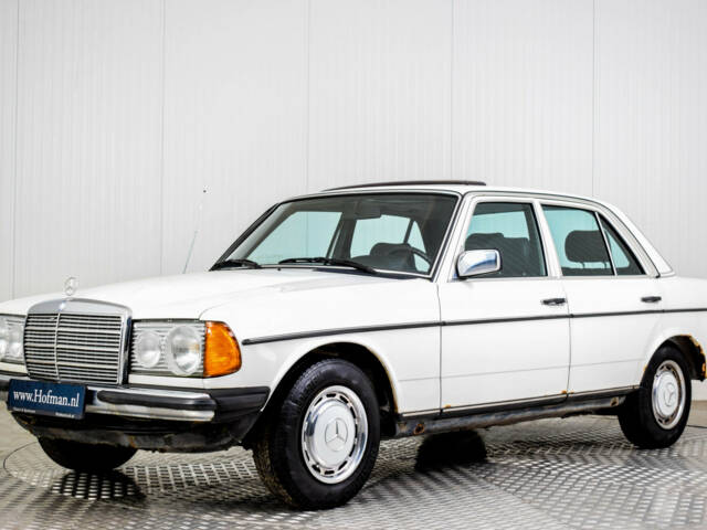Bild 1/46 von Mercedes-Benz 240 D (1982)
