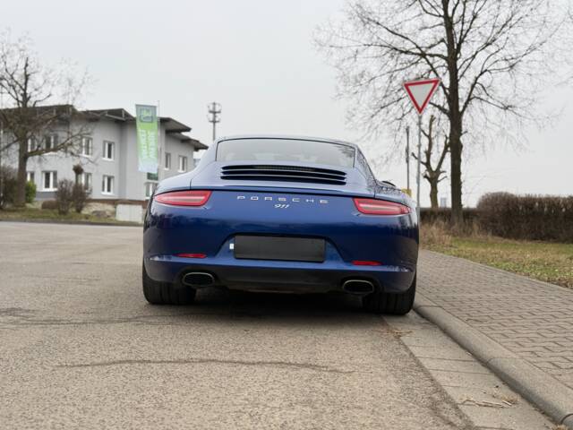 Porsche 911 Carrera