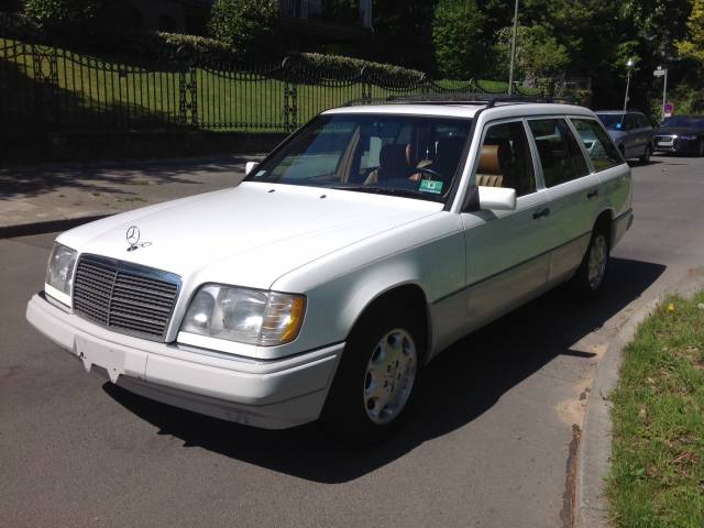 Mercedes-Benz E 320 T - Mercedes-Benz 320 T
