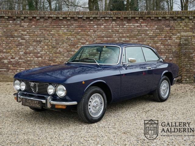 Image 1/50 of Alfa Romeo 2000 GT Veloce (1974)