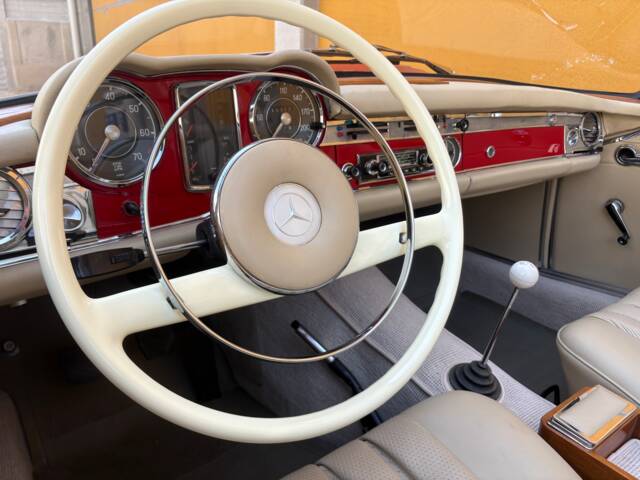 Mercedes-Benz 230 SL