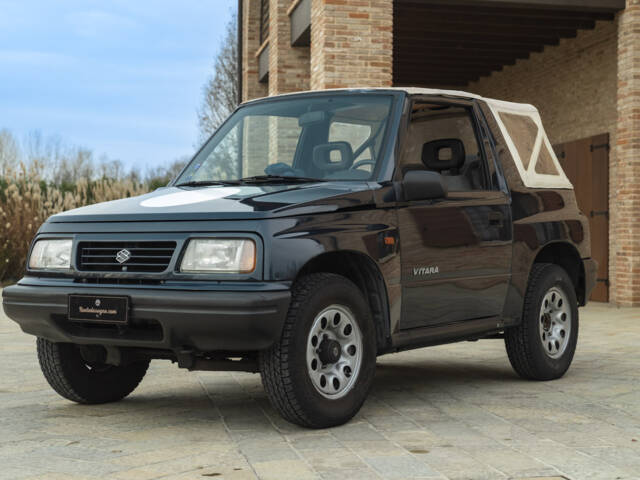 Image 1/33 of Suzuki Vitara (1996)