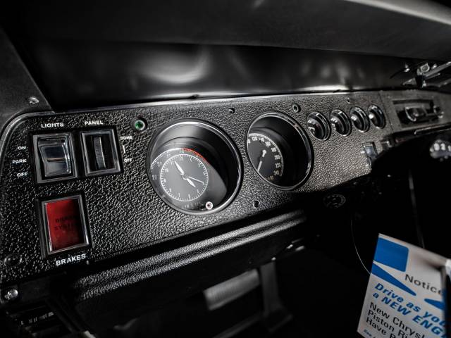 Dodge Charger 318
