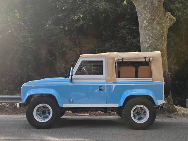 Land Rover Defender 90