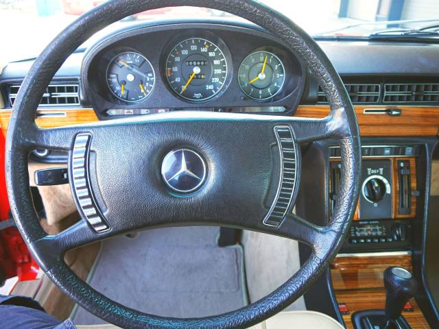 Mercedes-Benz 280 SE
